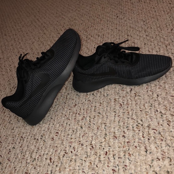Nike Shoes - Women’s Nike Tanjun Sneakers